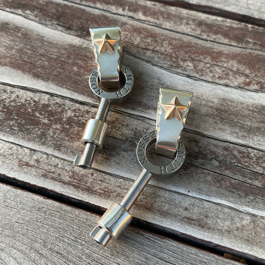 Handcuff Key Pendant – de Luxe Standard®